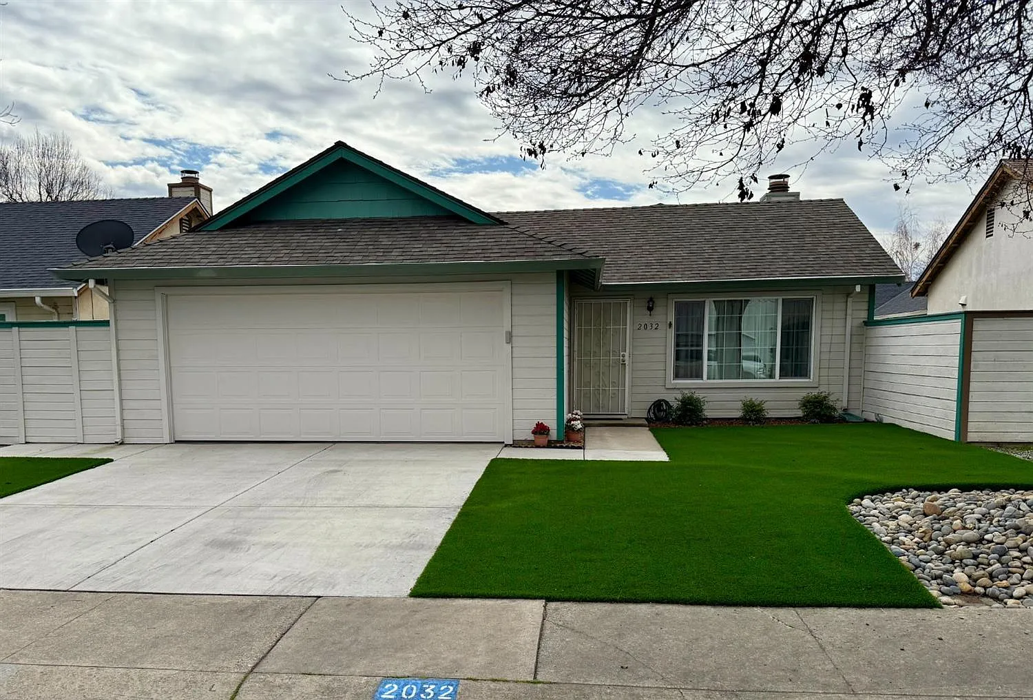 2032 Amsterdam Ln photo 1