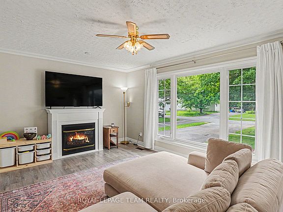 3rd image of 400 Wylie St