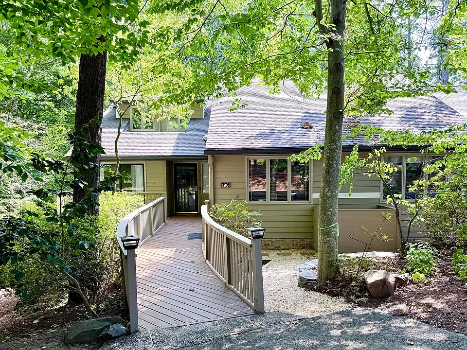 106 Montrose Dr