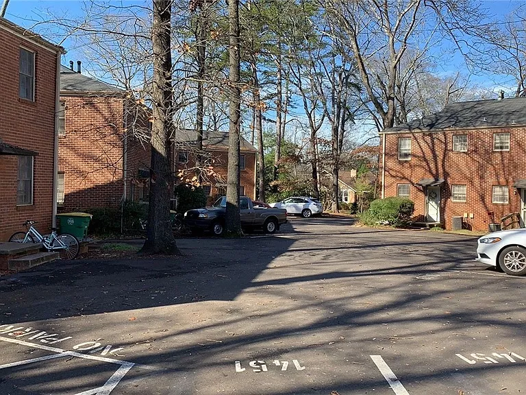 1451 S Milledge Ave — Photo 3