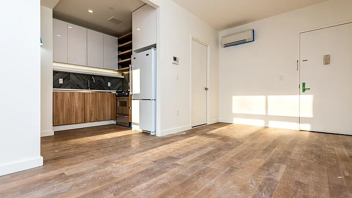 Rented by Nooklyn NYC LLC | media 70