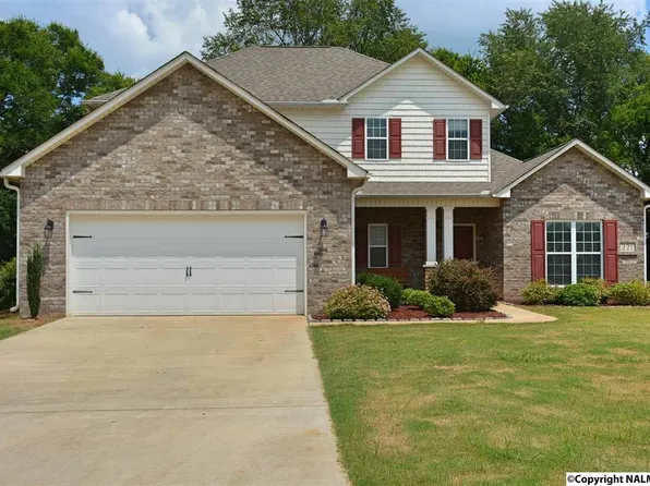 221 Somer Bridge Dr, Huntsville, AL 35811