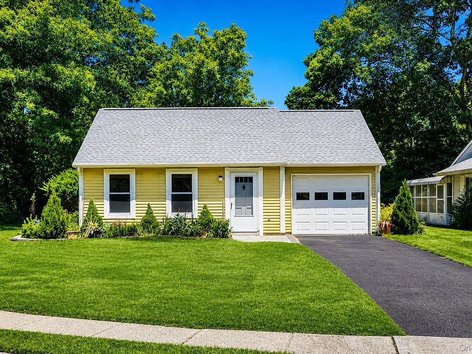 1st image of 338 Edinburgh Drive