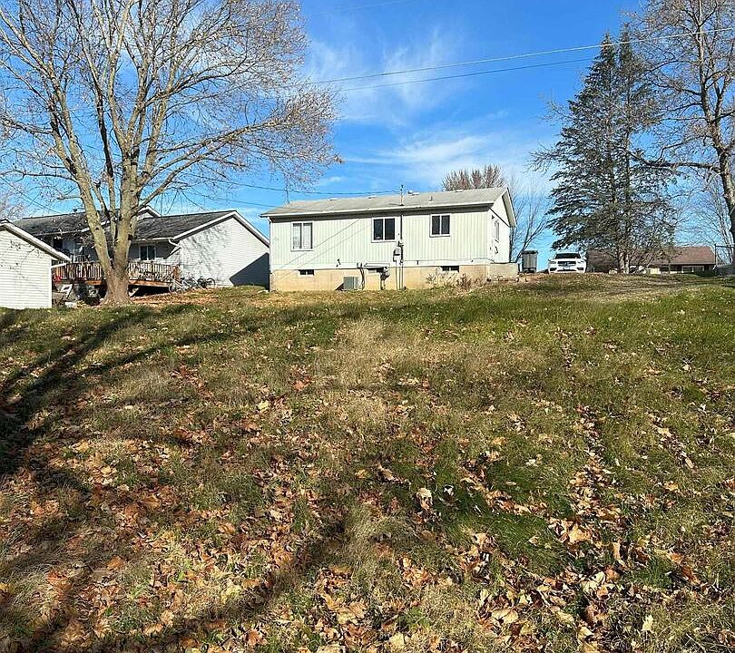 2nd image of 620 31st Ave W