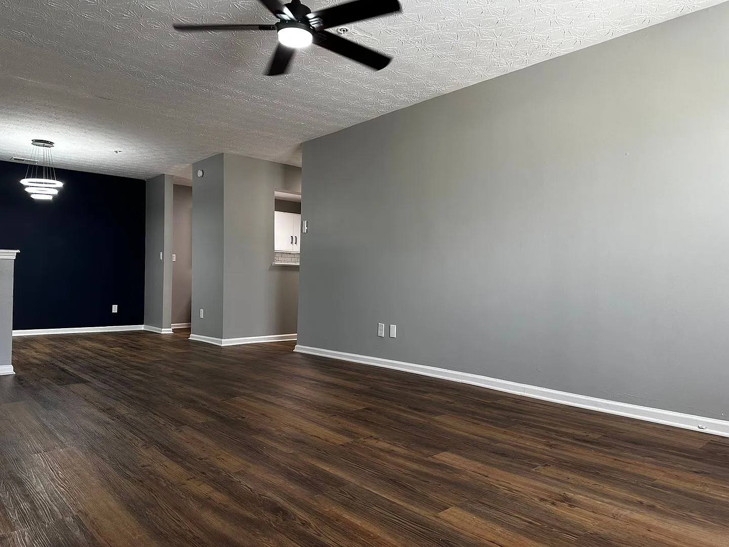 Open House Available on Friday, August 21st Time: 6:30 PM 7:00 PM 25% Move-in Special available f... — Photo 2
