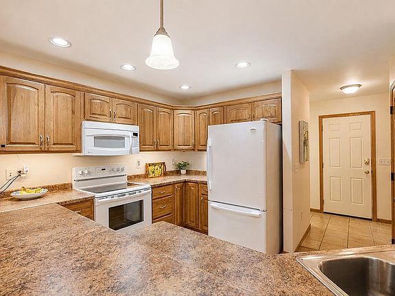 3rd image of 5321 FOX RUN DRIVE