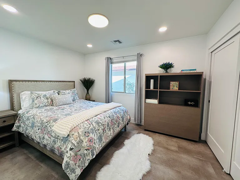 Guest Bedroom 1: 
Comfortable Queen bed with premium linens.