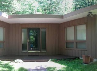 2406 Indian Hill Rd SE, Cedar Rapids, IA 52403