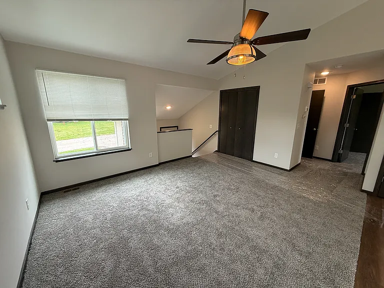 930 Waters Edge Ct — Photo 5