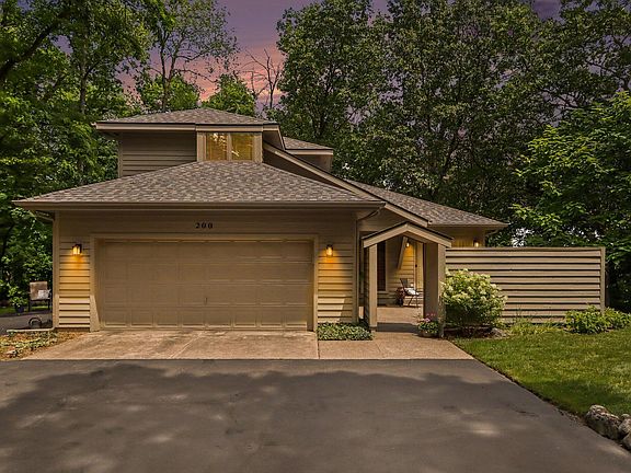3rd image of 200 Grandview Ave