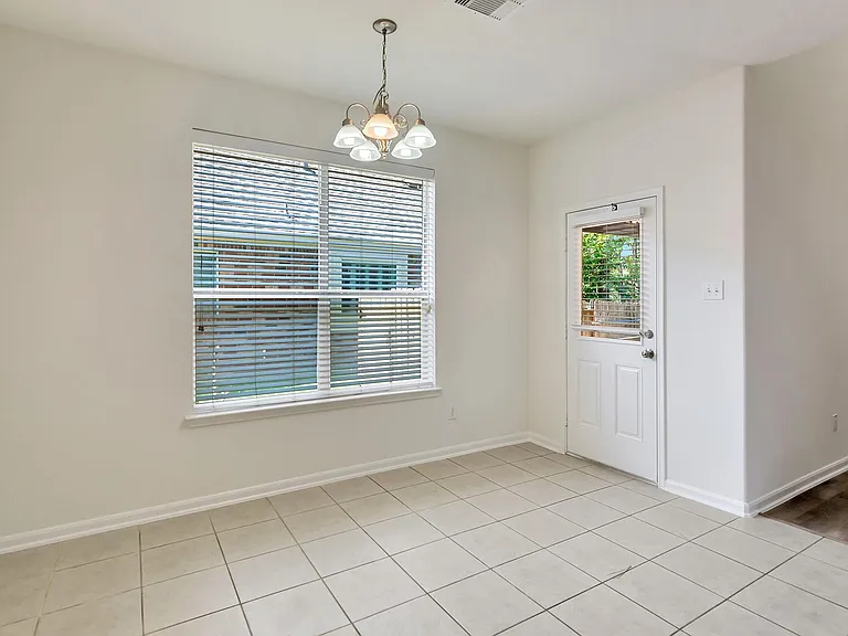 22 N Queenscliff Cir — Photo 24