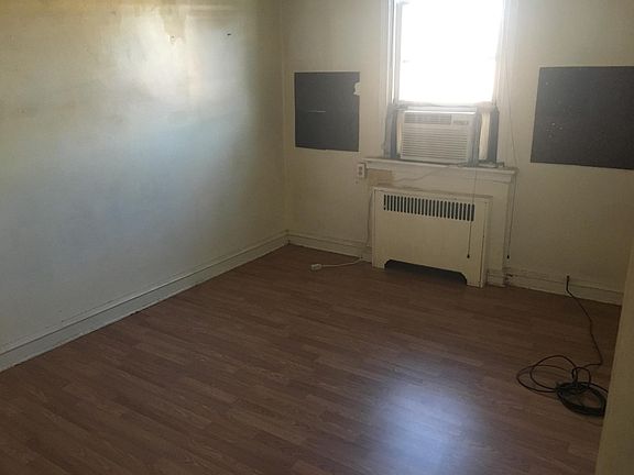 2nd image of 6813 Lynford St