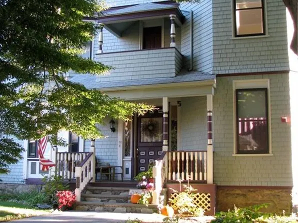 38 Rhode Island Ave APT 5, Newport, RI 02840