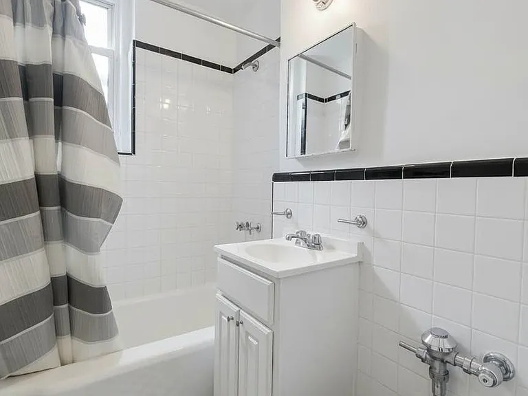 9216 Whitney Ave #203 — Photo 6