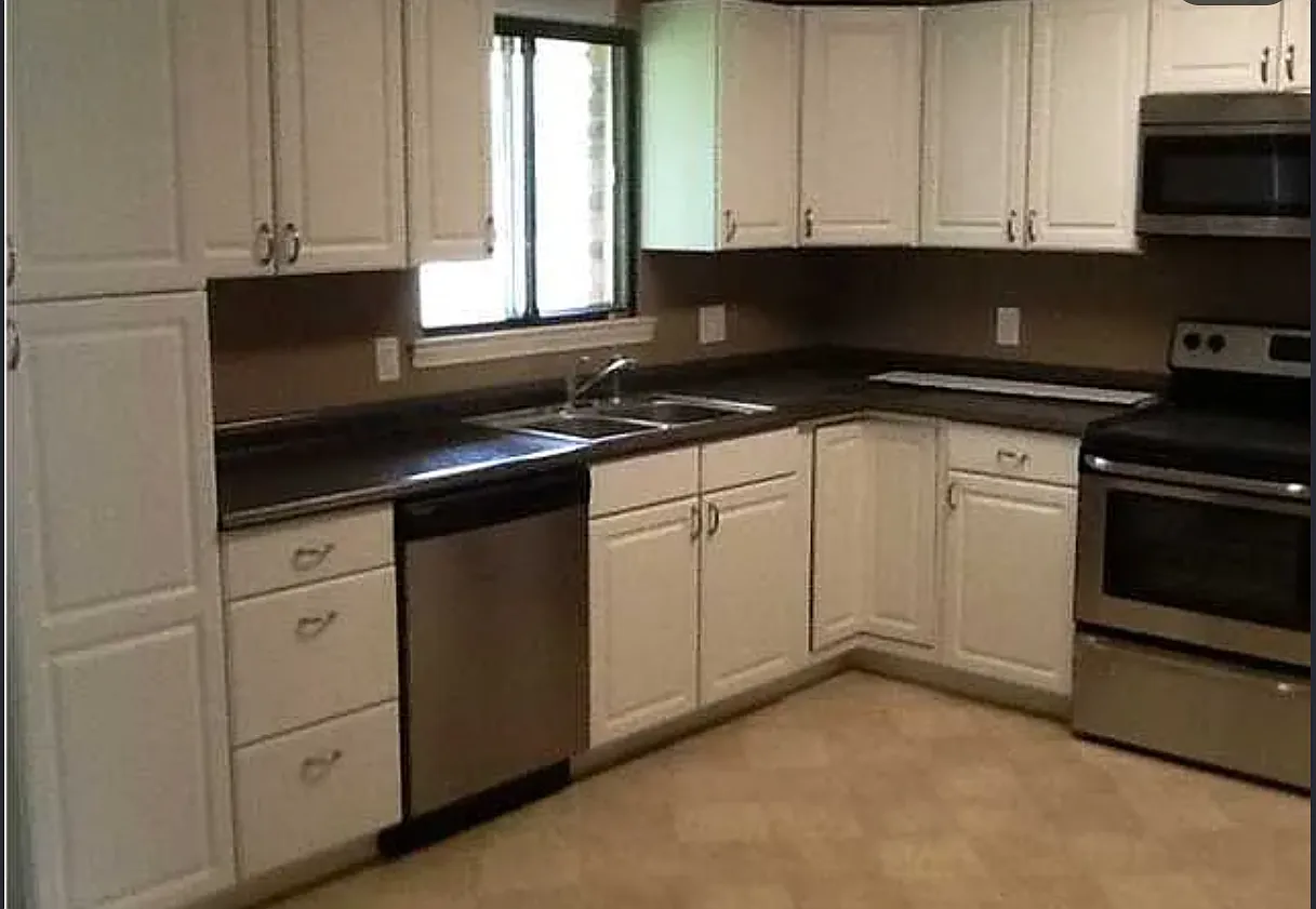 3 bed, 1.5 bath, 1300 sqft, $1,750 — Photo 4
