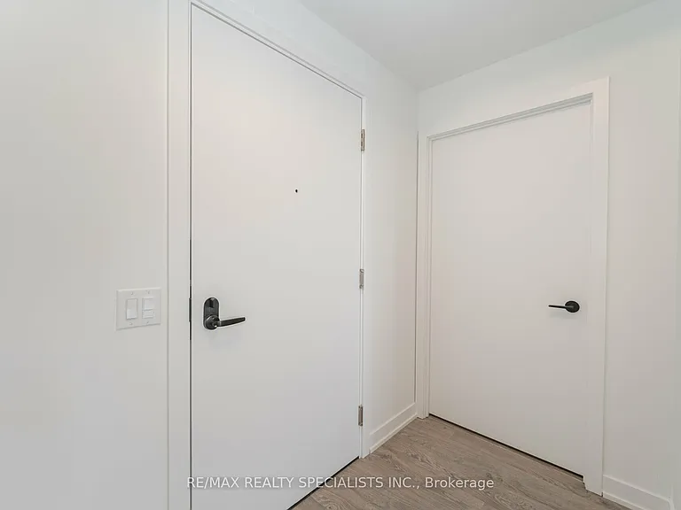 220 Missinnihe Way #1011 — Photo 5