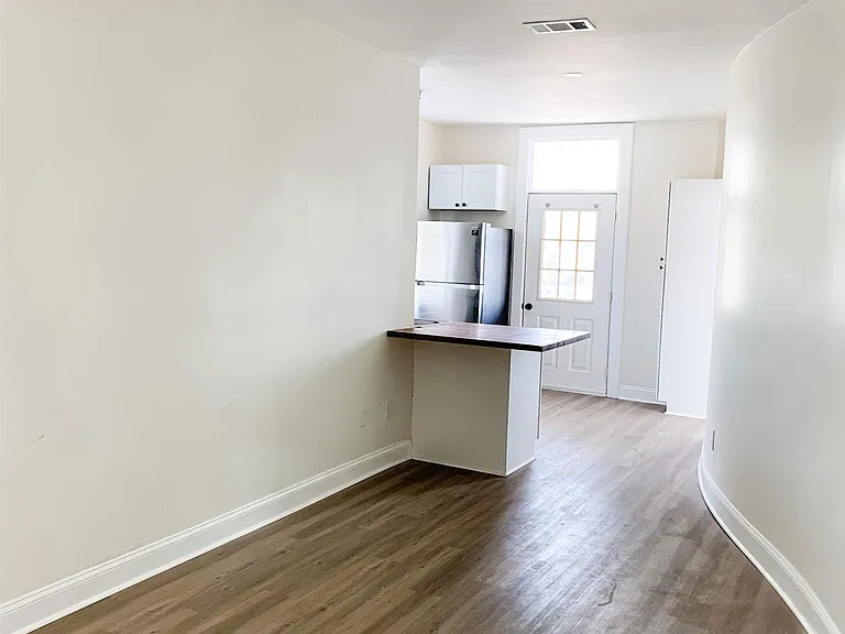 711 Lincoln St #A — Photo 16