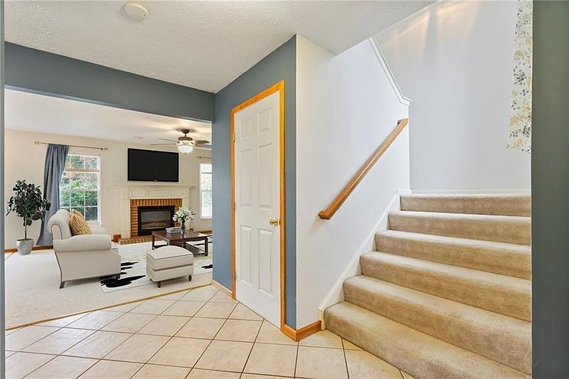 927 Castlegate Cir, Greensburg, PA 15601 Zillow