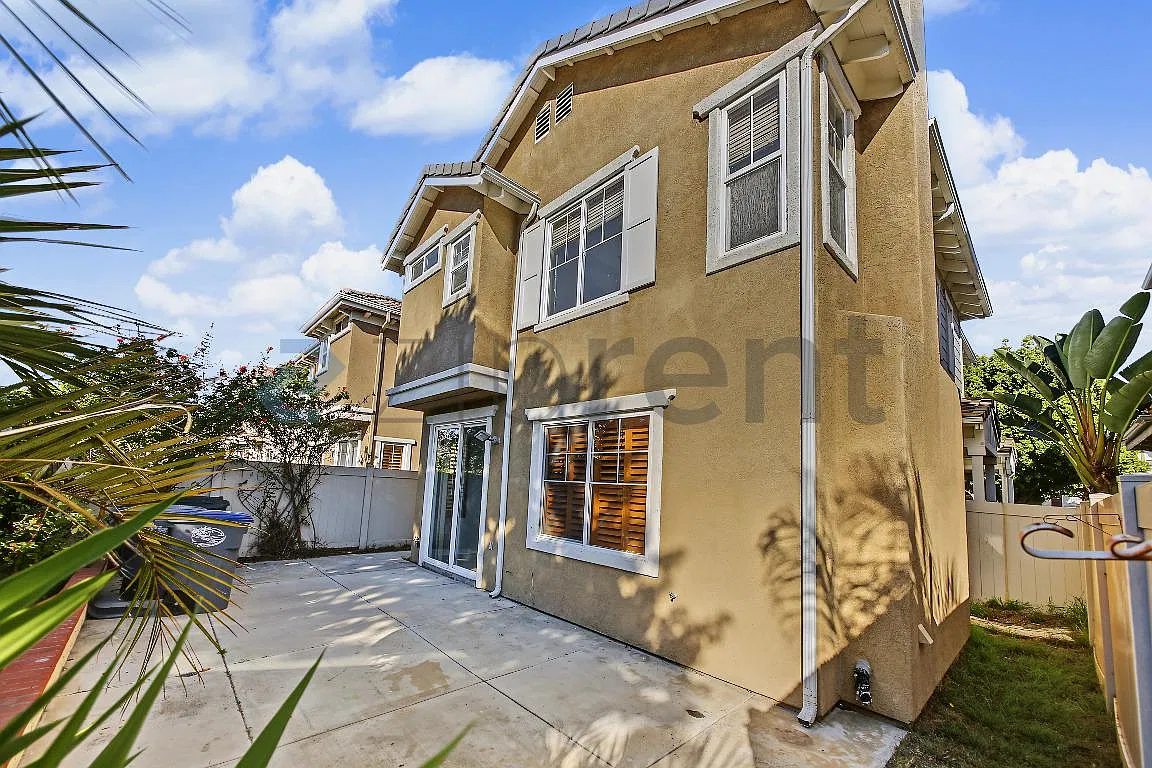 3 bed, $3,785 — Photo 4