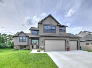 3562 Woodstone Dr SW, Rochester, MN 55902