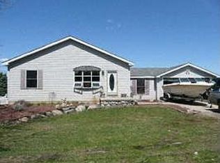 13921 10 Mile Rd, South Lyon, MI 48178