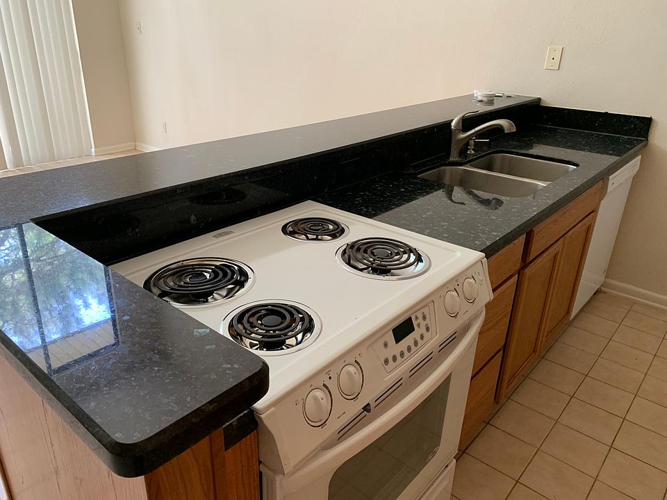 1st image of 24462 Latrobe Dr