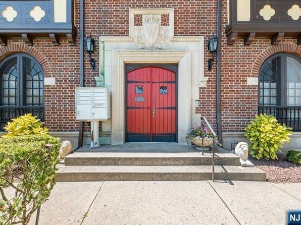 20 Garber Sq APT C1