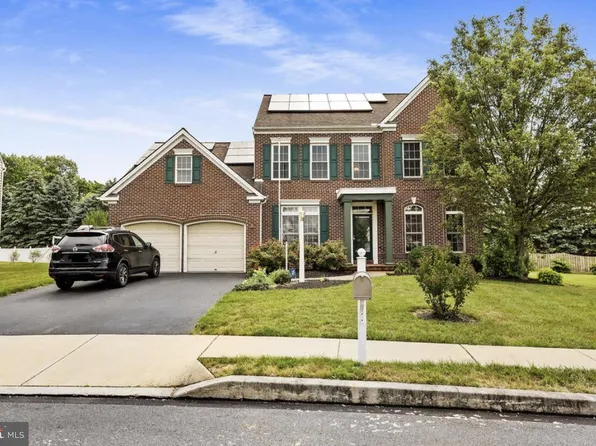224 Charlan Blvd, Mount Joy, PA 17552