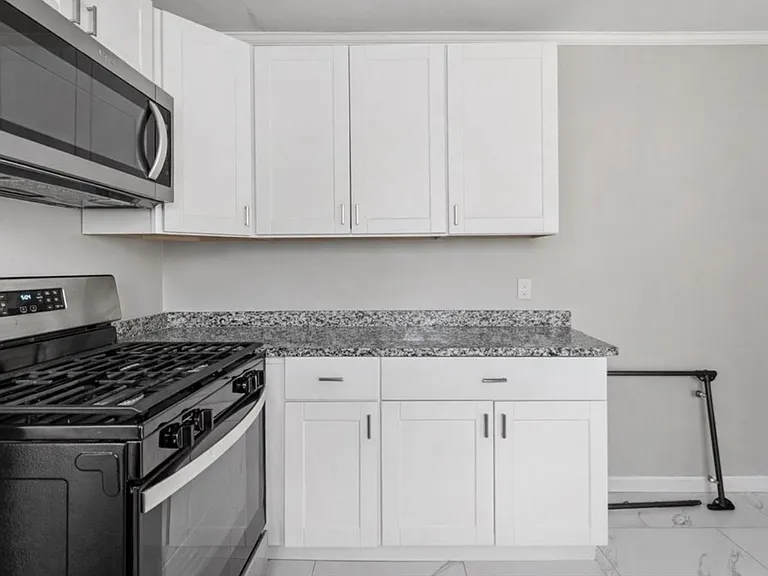 28 Borden St #1 — Photo 7