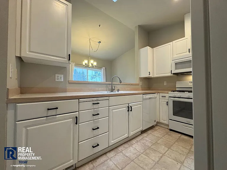 14110 SE 171st Way #B303 — Photo 8