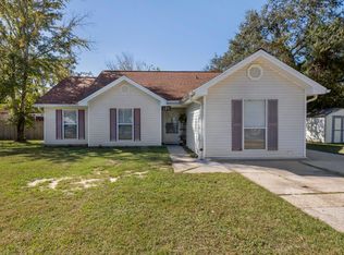 124 Walker Cir, Crestview, FL 32539