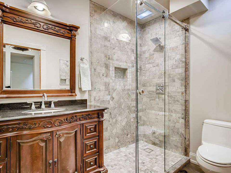 2nd bedroom/office bathroom