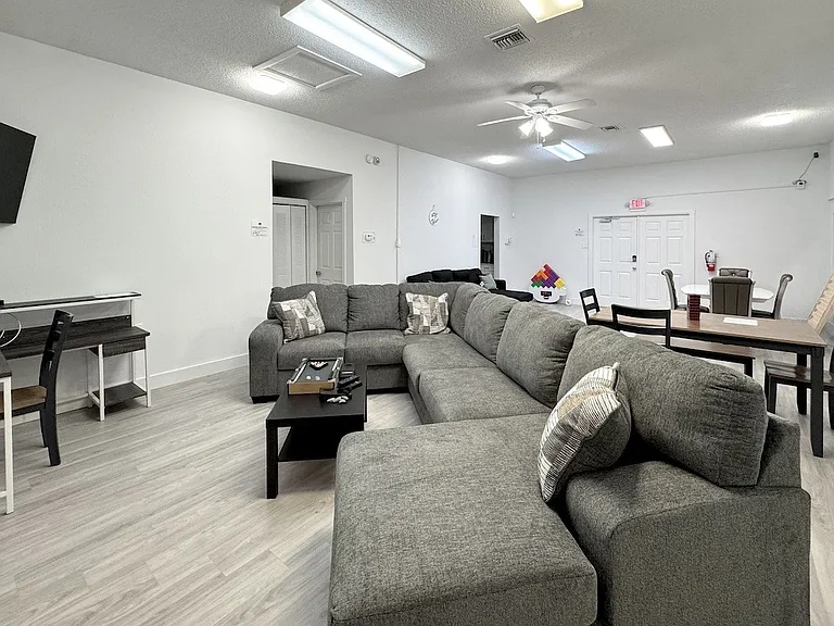 Haven on Canal Apartments — Photo 32