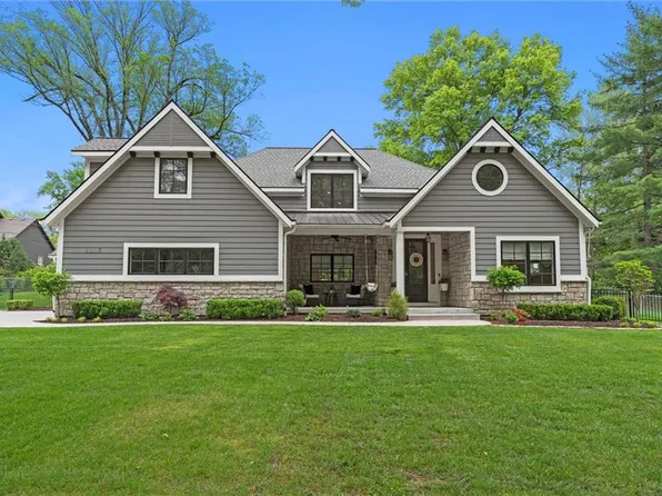 8023 Wenonga Rd, Leawood, KS 66206