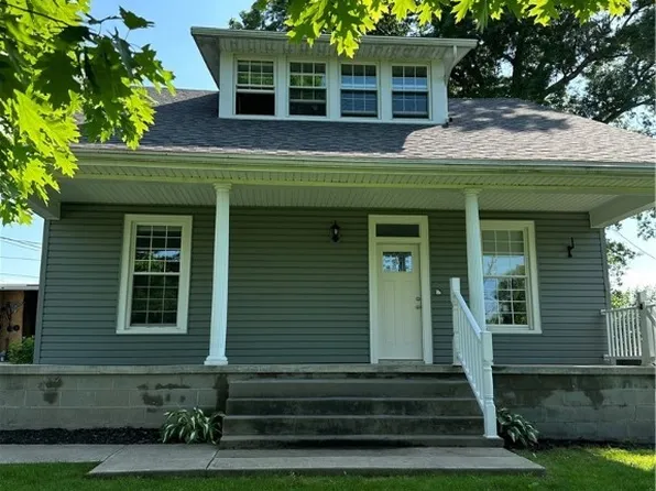 121 Adams Ave, Woodsfield, OH 43793