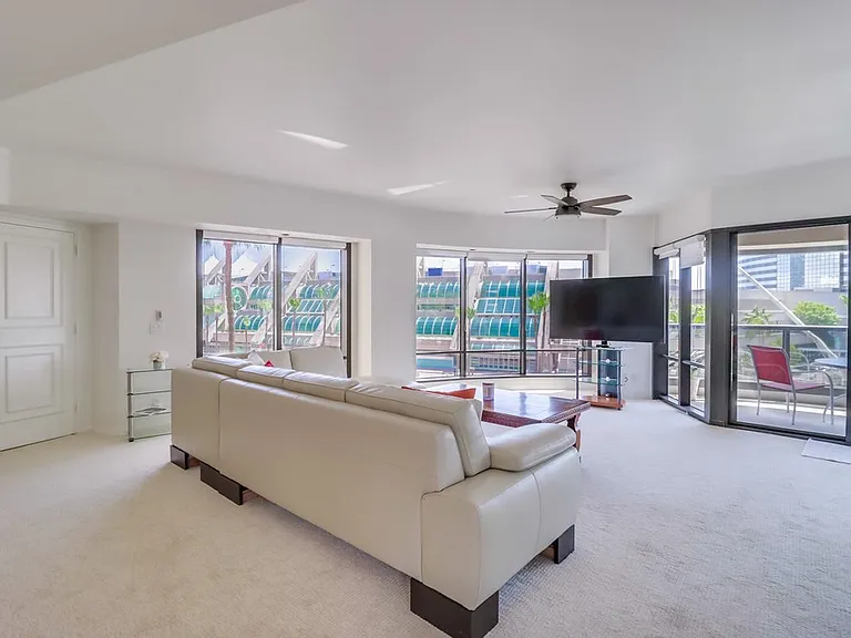 100 Harbor Dr #504 — Photo 29