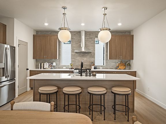 5th image of 948 E Grape Ivy Way S #4
