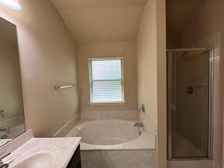 2108 Megan Creek Dr — Photo 11