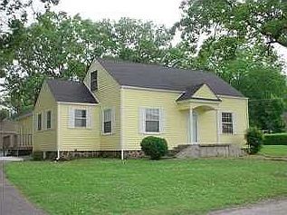 418 Friar Rd -- shade trees included