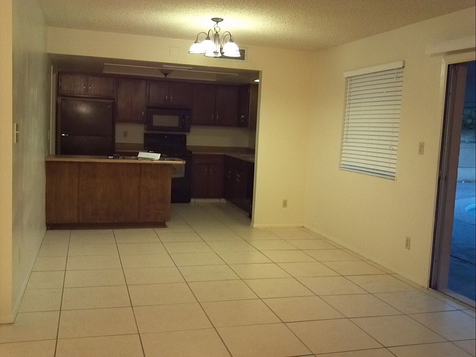 2nd image of 5929 S Kenwood Ln