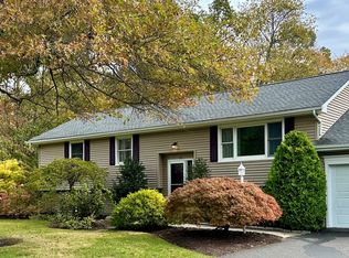 12 Round Table Rd, New Milford, CT 06776