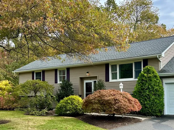 12 Round Table Road, New Milford, CT 06776