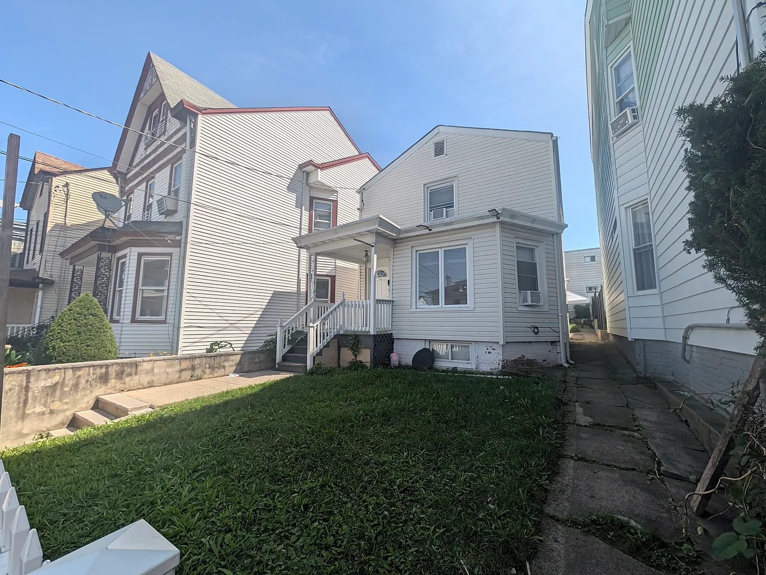 2 bed, 1395 sqft, $3,195 — Photo 1
