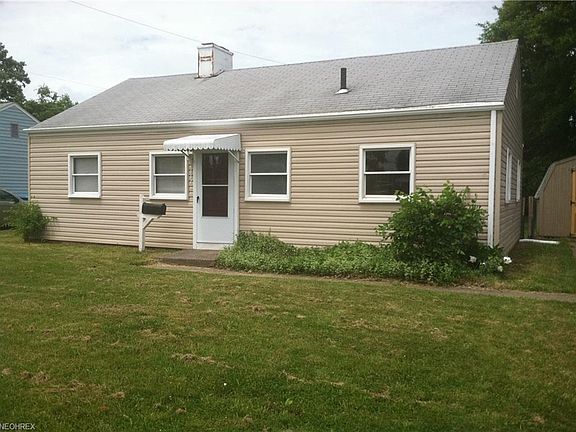2nd image of 2557 E 40th St