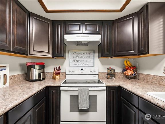 4th image of 7013 NE 43rd Street #D