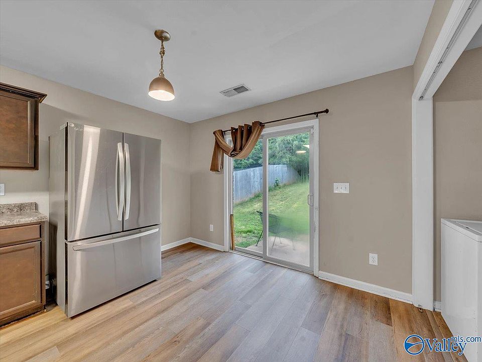 1st image of 202 Green Garden Dr