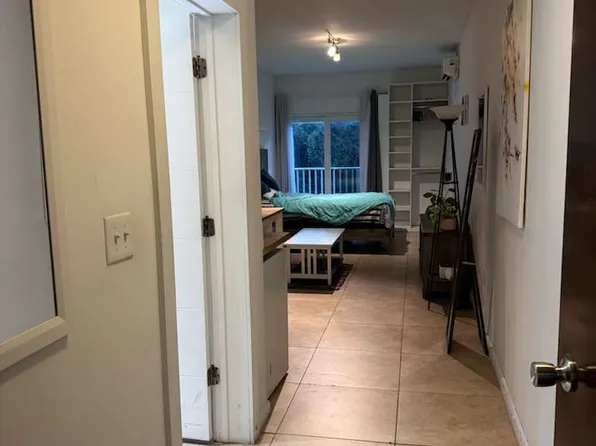 446 SW 3rd St #3, Miami, FL 33130