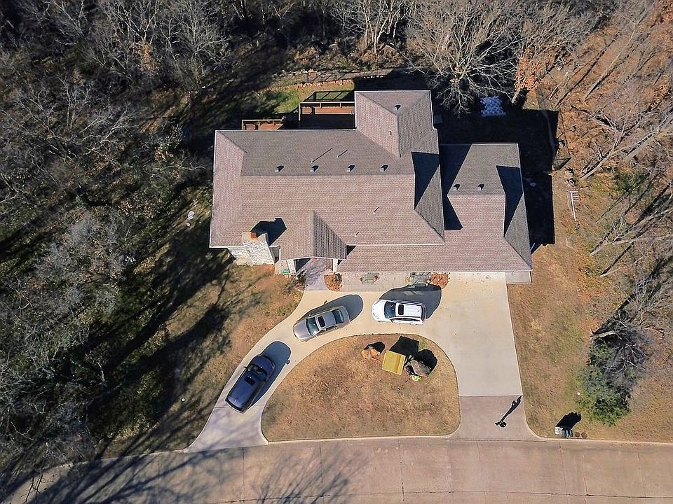 2nd image of 2247 Mountain Dr