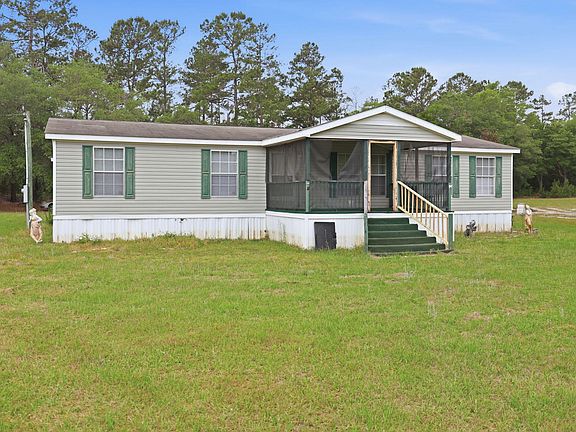 3rd image of 124 Roverbend Rd