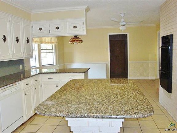 2nd image of 1813 Morris Dr